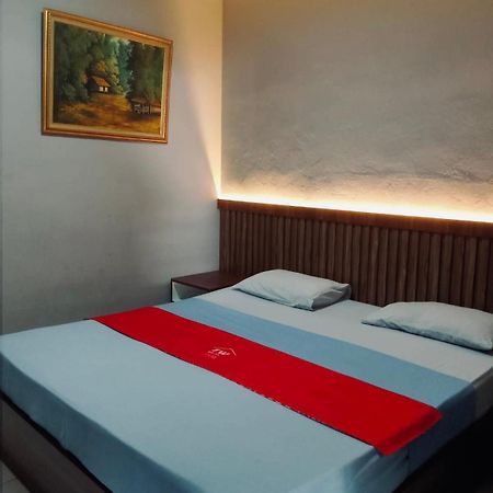 Tw Penginapan Cianjur Exteriör bild