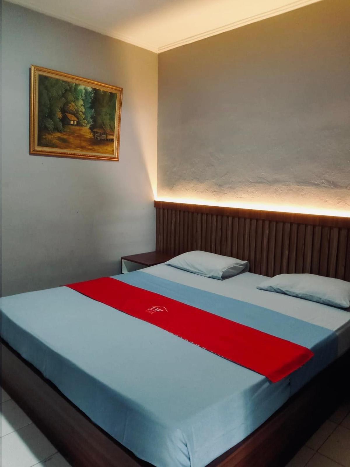 Tw Penginapan Cianjur Exteriör bild